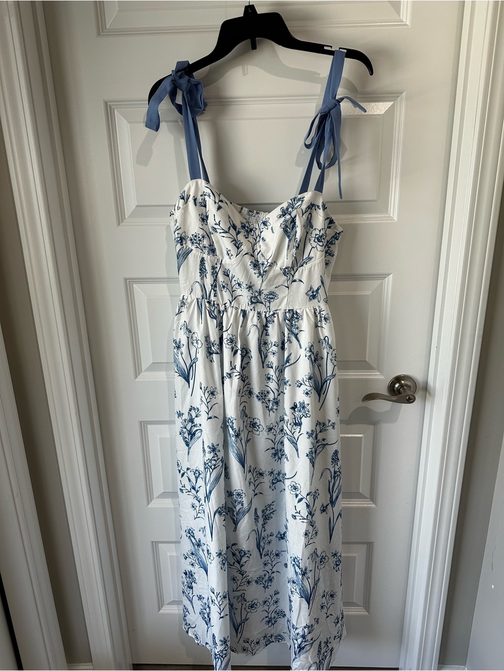SHEIN White Sundress with Blue Floral Print and Blue Tie Straps,Size XL